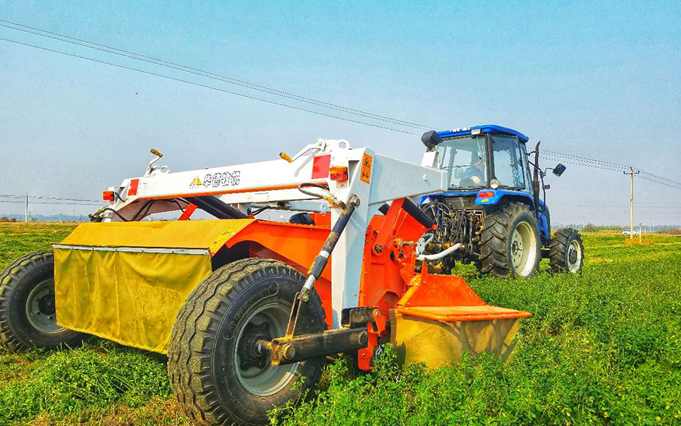 標(biāo)題：9GBXQ-3.0型旋轉(zhuǎn)式切割壓扁機(jī)
瀏覽次數(shù)：65
發(fā)表時(shí)間：2023-12-12